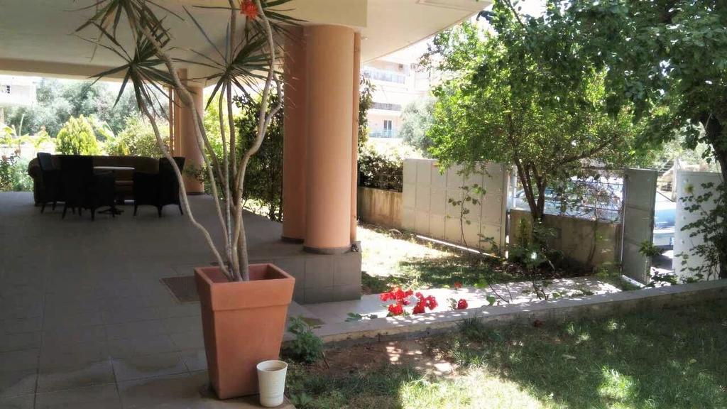 Rose Garden Apartment Kalamata Bagian luar foto