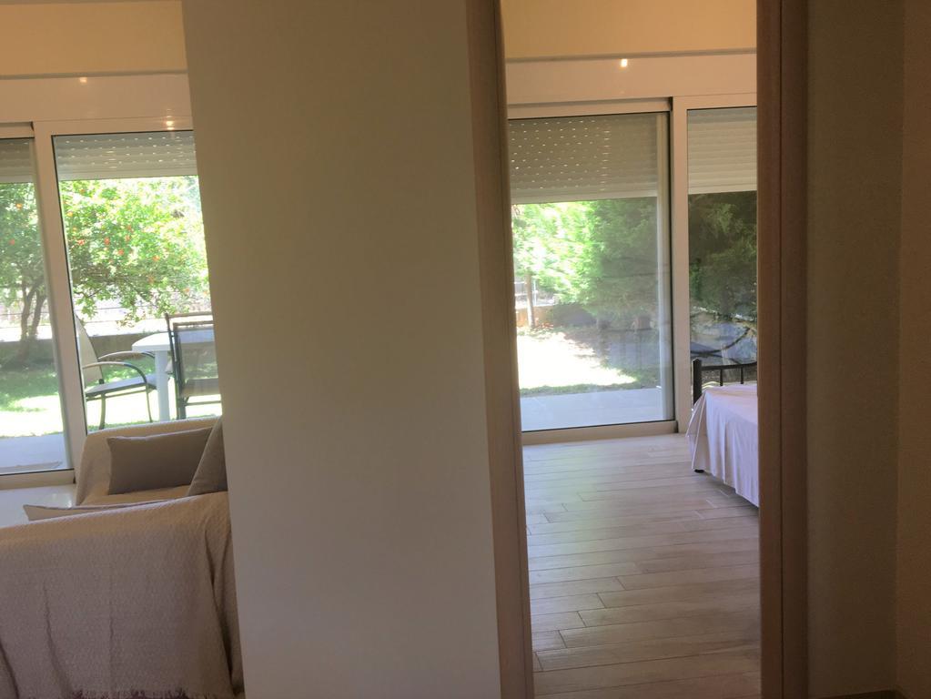 Rose Garden Apartment Kalamata Bagian luar foto