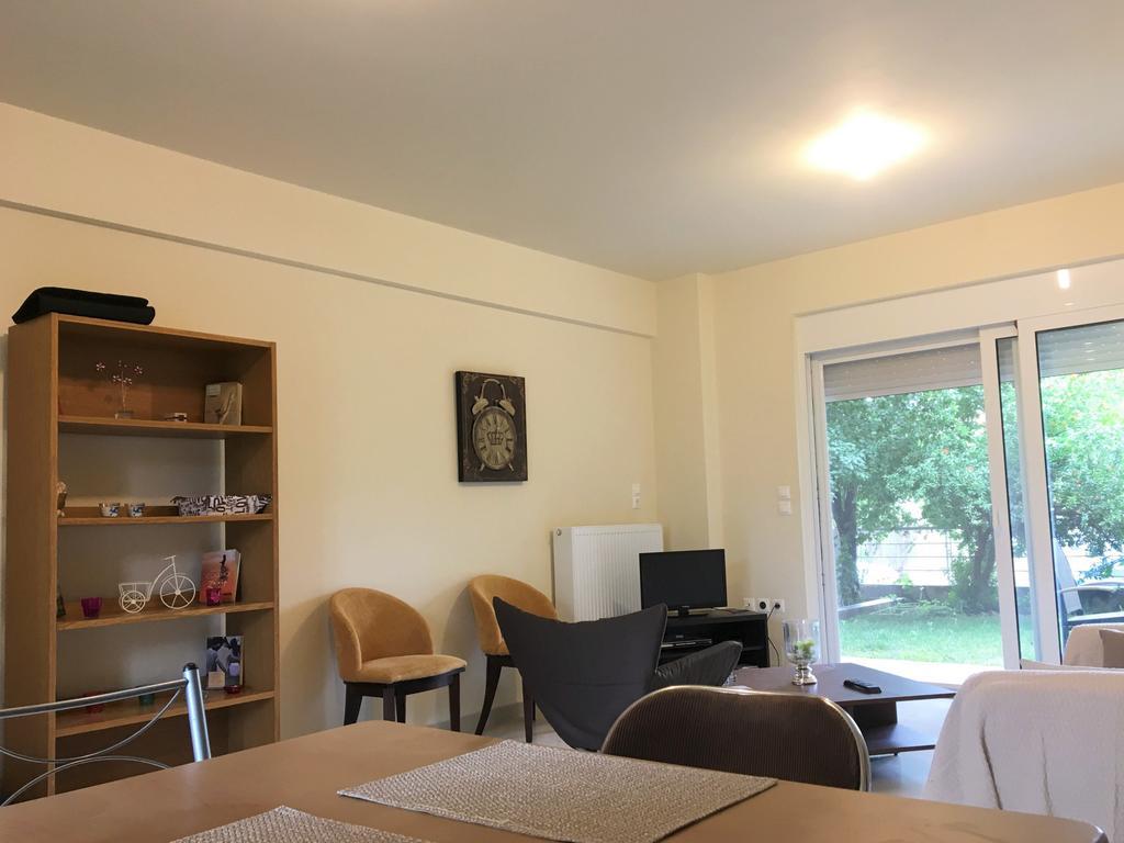 Rose Garden Apartment Kalamata Bagian luar foto