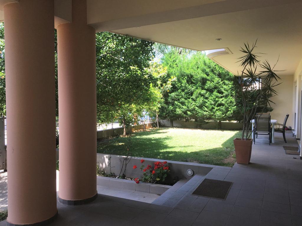 Rose Garden Apartment Kalamata Bagian luar foto