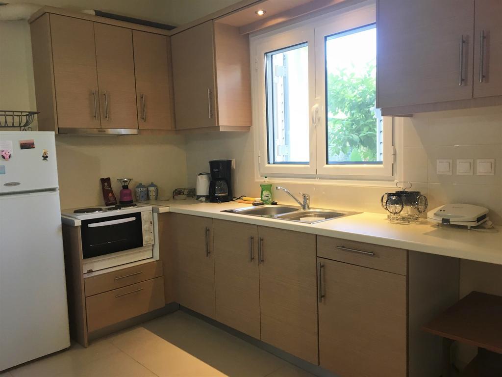Rose Garden Apartment Kalamata Bagian luar foto